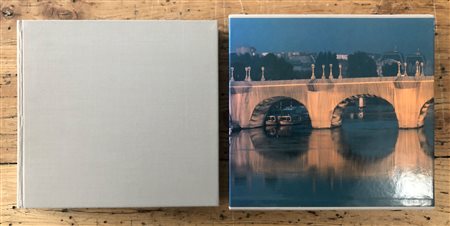 CHRISTO E JEANNE-CLAUDE - Christo: le Pont Neuf Empaqueté, Paris, 1975-1985, 1990