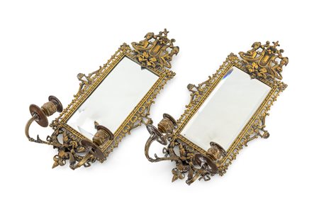 Coppia di ventole in bronzo dorato a due luci