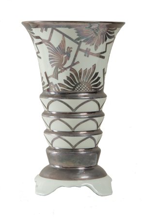 PIRKEN HAMMER, Cecoslovacchia, XX secolo. Vaso in porcellana con decorazioni...