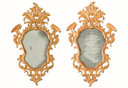 COPPIA DI SPECCHIERE, diciottesimo secolo. Di gusto Luigi XV, si...