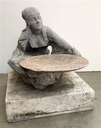 Scultura in marmo raffigurante donna in abiti orientali (h cm 51) (gravi difett