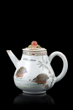 Teiera in porcellana Famiglia Rosa decorata con coppia di quaglie, coperchio no