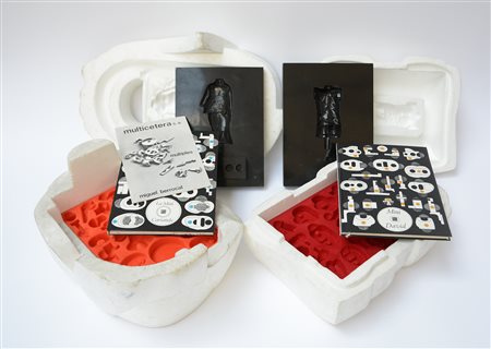 Lotto composto da due custodie originali di Berrocal in polistirolo sagomato ci