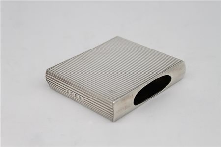 Porta sigarette in argento - A silver cigarette case.