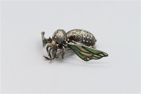Spilla in oro e argento a forma di ape - A gold and silver brooch in the shape of a bee