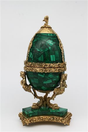 Uovo in argento dorato e malachite - A gilt silver and malachite egg