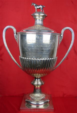 Grande coppa in argento - A silver  trophy cup