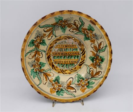 Piatto in terraglia smaltata - An earthenware dish