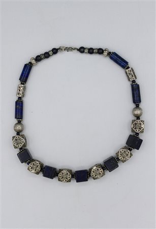 Collana in argento e lapis - A silver and lapis necklace