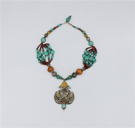 Collana in argento con pendente - A silver necklace with pendant