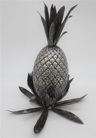 Modello di ananas in argento - A silver ananas fruit