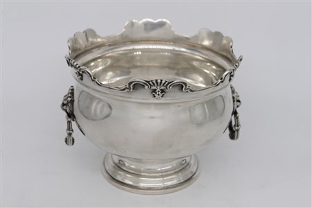 Ciotola centro tavola in argento - A silver center piece