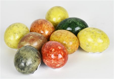 LOTTO COMPOSTO DA NOVE UOVA IN MARMO