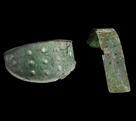 CINTURONE A LOSANGA DATAZIONE: metà VIII sec. a.C. MATERIA E TECNICA: bronzo...