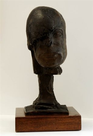 AUGUSTO PEREZ 1929 - 2000 " Testa ", 1967 Scultura in bronzo, cm. H. 37 Firma...