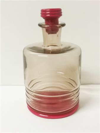 Venini Murano Bottiglia, 1930 ca.;in vetro fumè con tappo e piede in pasta...