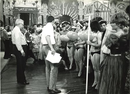 Pierluigi Praturlon (1924-1999)  - Vittorio De Sica, "A New World", 1966