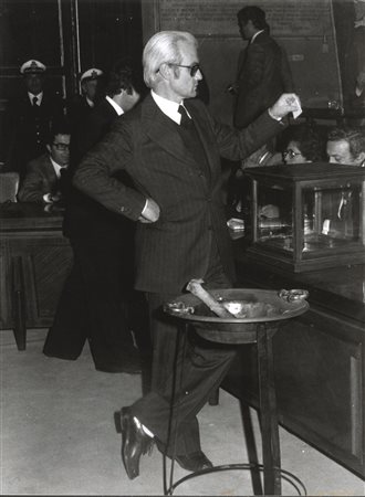 Franco Zecchin (1953)  - Il consiglio comunale. L'assessore Alamia, latitante per scandalo Inim, anni 1970