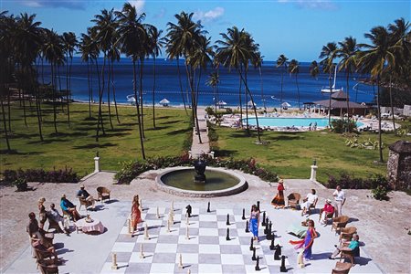 Slim Aarons (1916-2006)  - Megachess, 1973