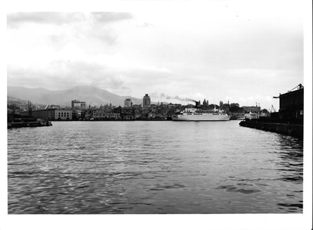 Gabriele Basilico (1944-2013)  - Genova, anni 1990