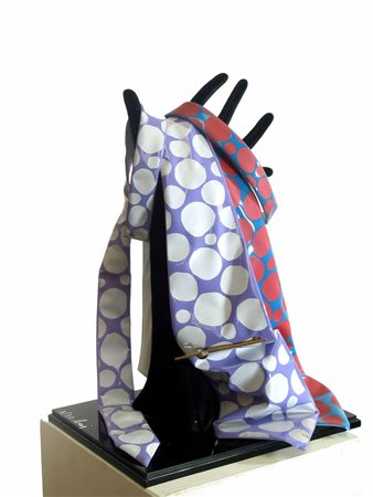 ENRICO BAJ Cravate 1969 scatola in polimetacrilato di metile e polietilene...