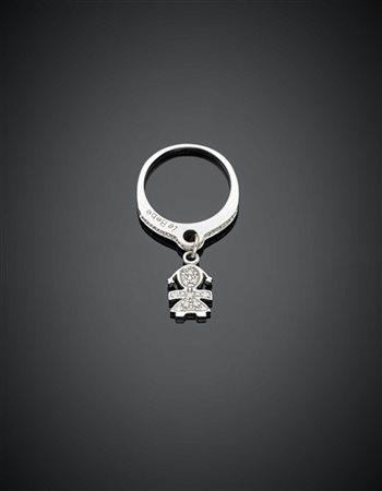 LE BEBE'
Anello in oro bianco con pendente a guisa di bambina rifinito con diam