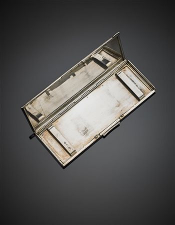 Scatola portasigarette in argento 925/1000 cesellato di cm 15x7,7x0,9 circa, g