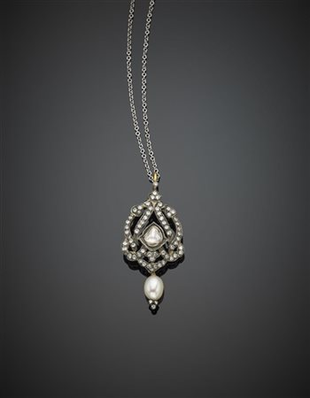 Pendente in oro 333/1000 e argento rifinito con diamanti flat irregolari e roto