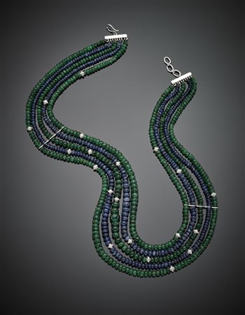 Collana a cinque fili di boules ovaloidi a scalare, due di zaffiri e tre di sme