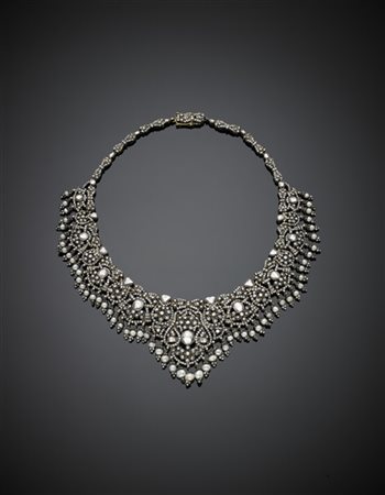 Collier in oro giallo 333/1000 e argento con diamanti irregolari, rifinito con