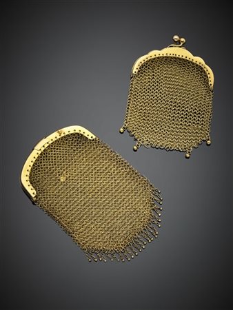 Due borsine portamonete in oro giallo, una lungh. cm 9 circa e l'altra cm 8.20