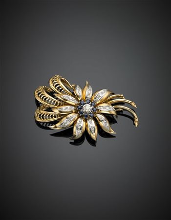 Spilla/centrale in oro giallo e bianco a guisa di fiore rifinita con diamanti p