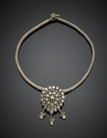 Pendente in argento e oro giallo con diamanti irregolari flat e a mezza rosetta