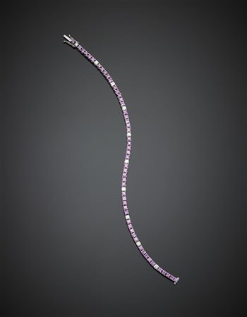 DI GREGORIO
Bracciale tennis in oro bianco con zaffiri rosa per complessivi ct.
