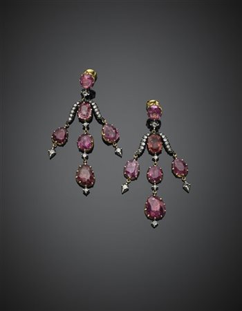 Orecchini pendenti in oro giallo e argento con spinelli rosa per complessivi ct