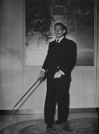 Ezio Vitale SALVADOR DALI' A PALAZZO ROSPIGLIOSI - ROMA fotografia, cm 24x18...