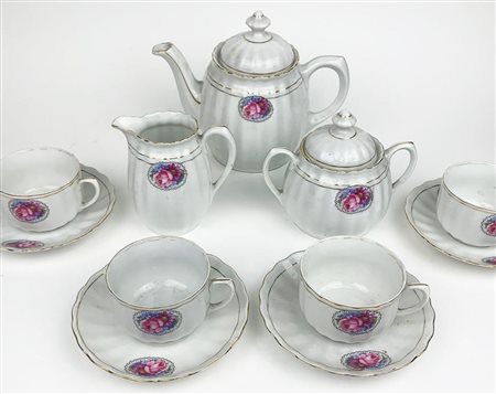 SERVIZIO DA THE DA IN PORCELLANA composto da teiera, lattiera, zuccheriera e...