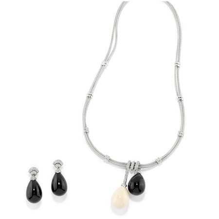 Demi parure  composta da collana e orecchini in oro 18K