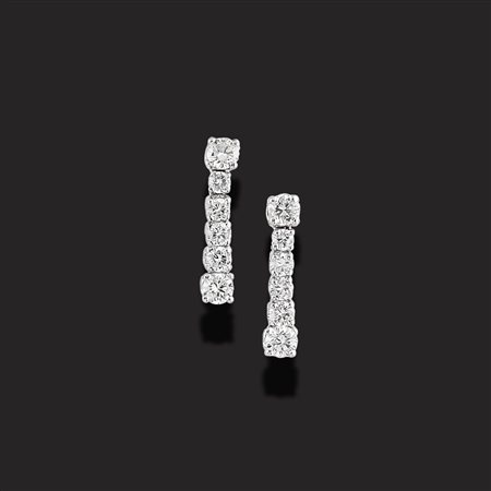 Orecchini in oro bianco 18K e diamanti taglio brillante ct 2,00