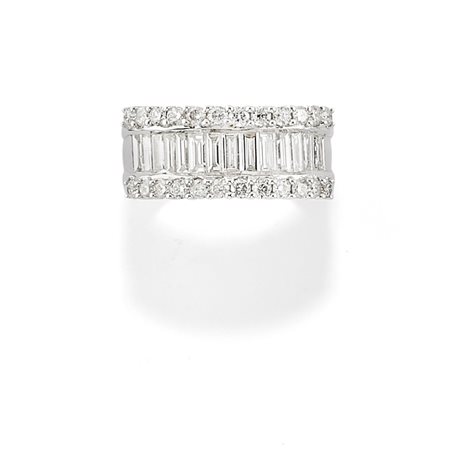 Anello in oro bianco 18K