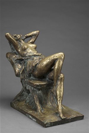 Attilio Prendoni "La modella" 
scultura in bronzo a patina dorata (h cm 34) 
Fir