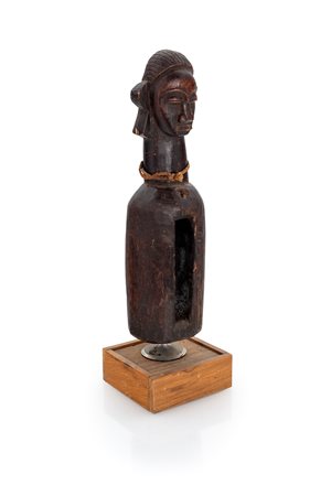Feticcio (nkisi) Bayaka in legno, repubblica democratica del Congo