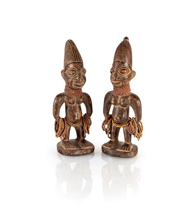 Coppia di Ere Ibeji in legno, Nigeria, popolazione Yoruba