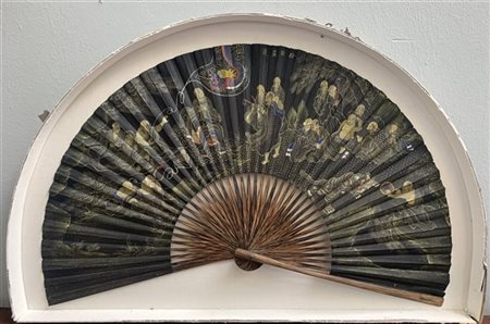 Ventaglio con pagina in carta a fondo nero, raffigurante i diciotto Louhan, ste