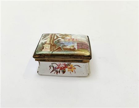 Scatola da tabacco in smalto decorata con paesaggio e fiori, montata in metallo