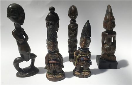 Manifattura africana, lotto composto da sette sculture in legno raffiguranti fi