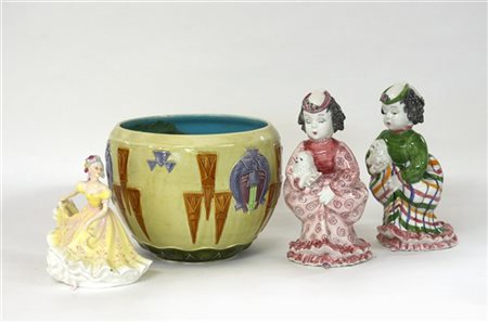 Lotto composto da una scultura in porcellana Royal Doulton raffigurante una gen