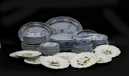 Lotto composto da due cartoni contenenti due parti di servizi di manifatture di