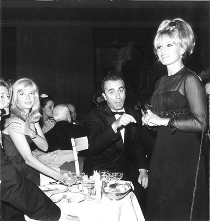 Monica Vitti, Michelangelo Antonioni e Sophie Daumier 1960 ca.

Fotografia orig