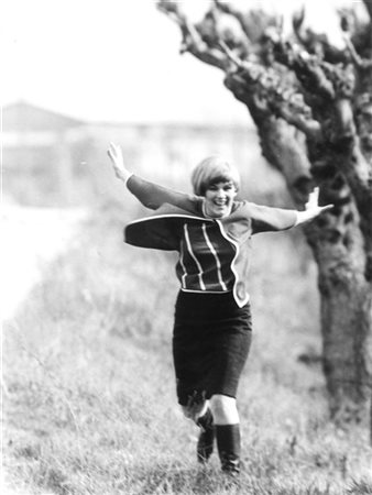 Caterina Caselli 1966

Fotografia originale alla gelatina sali d'argento.
cm 24